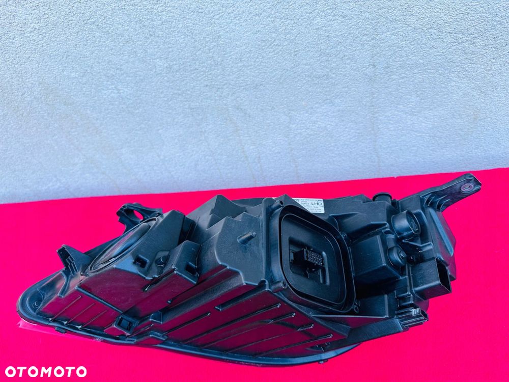 volvo xc40 v40 lampa full led prawa - 11