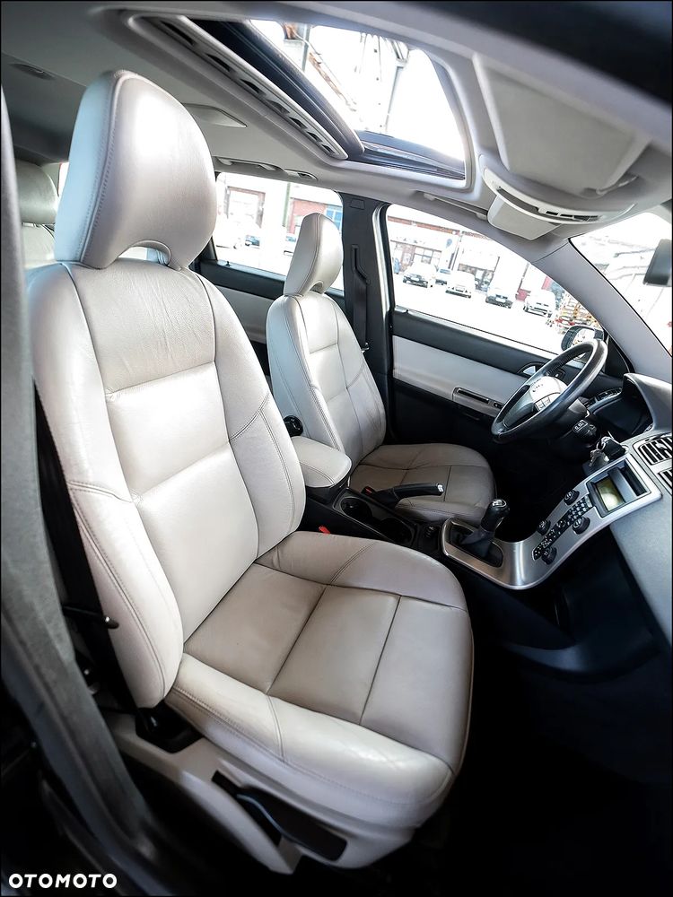 Volvo V50 - 32