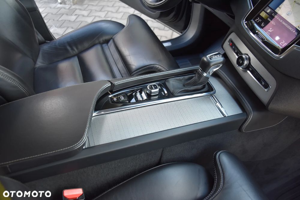 Volvo XC 90 - 20