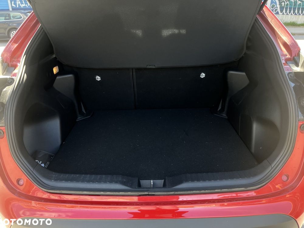 Toyota Yaris Cross Hybrid 1.5 Comfort 4x4 - 13