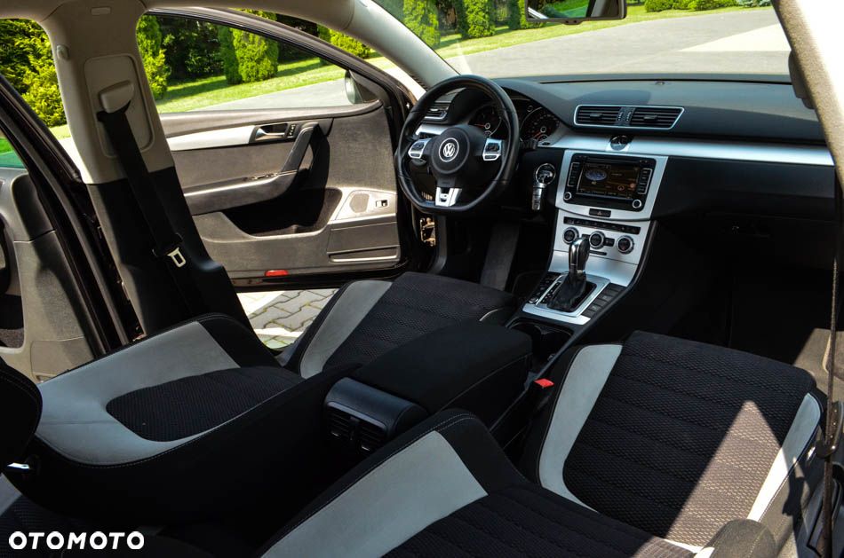 Volkswagen Passat Variant 2.0 TDI DSG BlueMotion Technology R-Line - 34