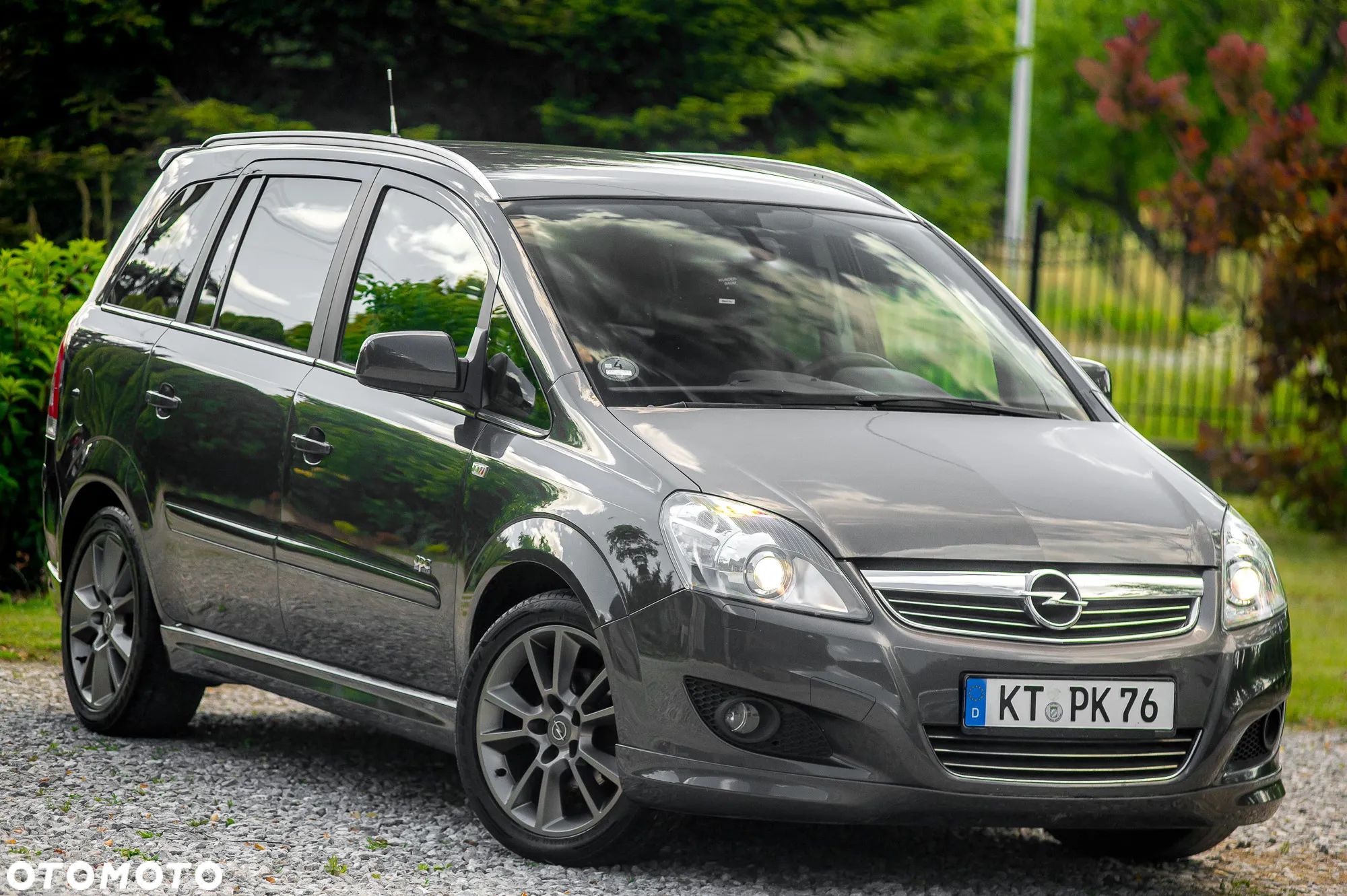 Opel Zafira 1.8 Edition Plus - 1