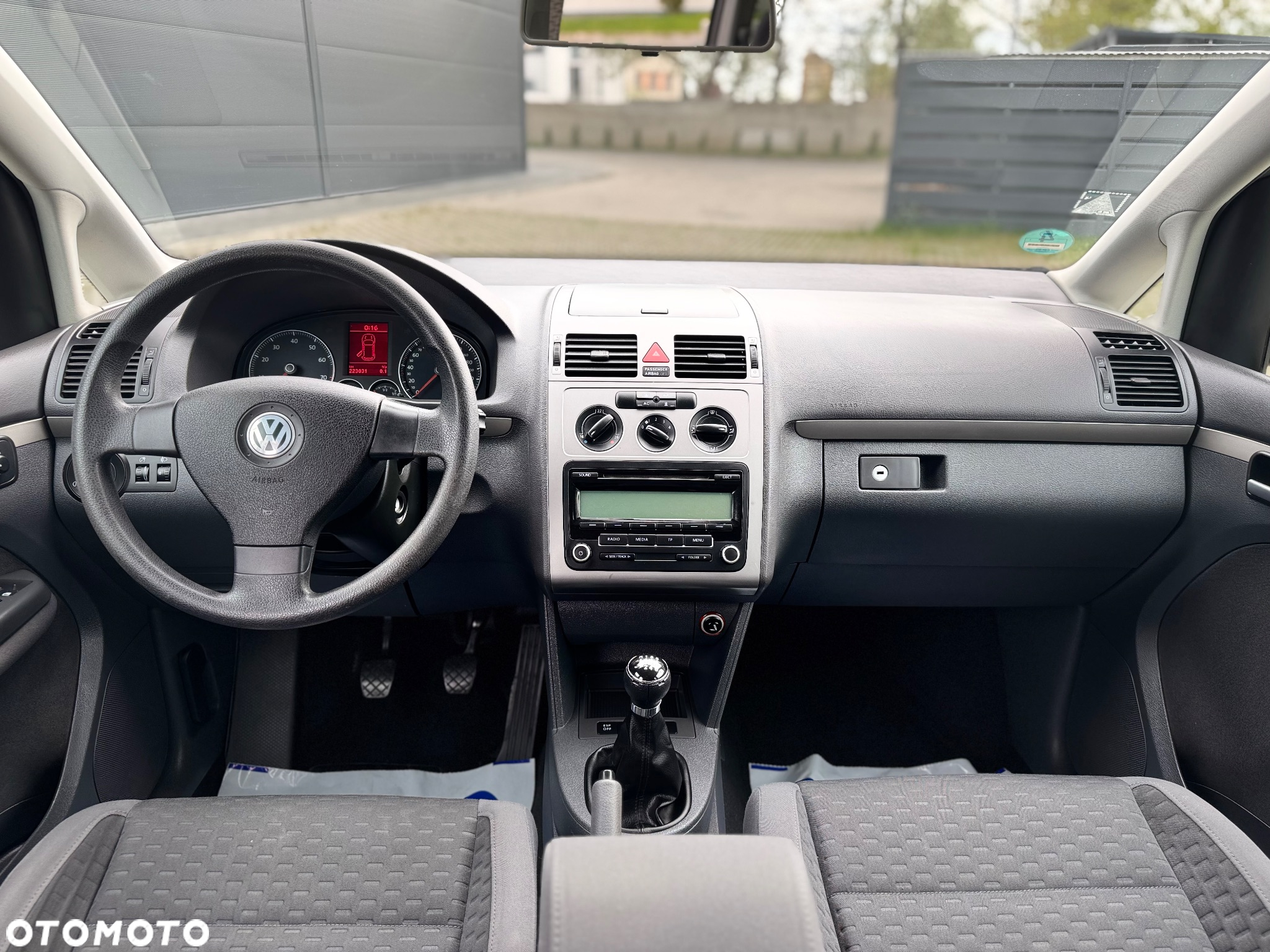 Volkswagen Touran - 20