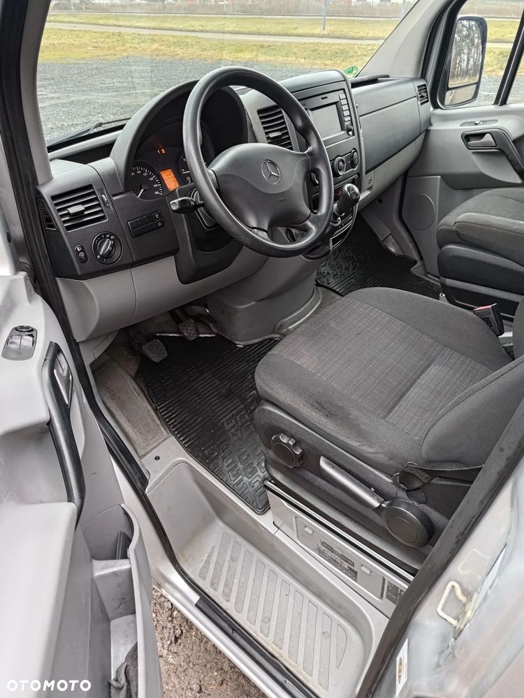 Mercedes-Benz Sprinter - 11