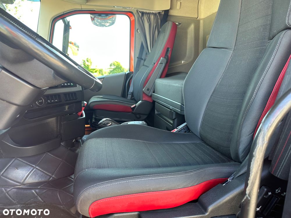 Volvo FH 500 8X2 WYWROTKA DO ZBOZA Z KOMPRESOREM - 17