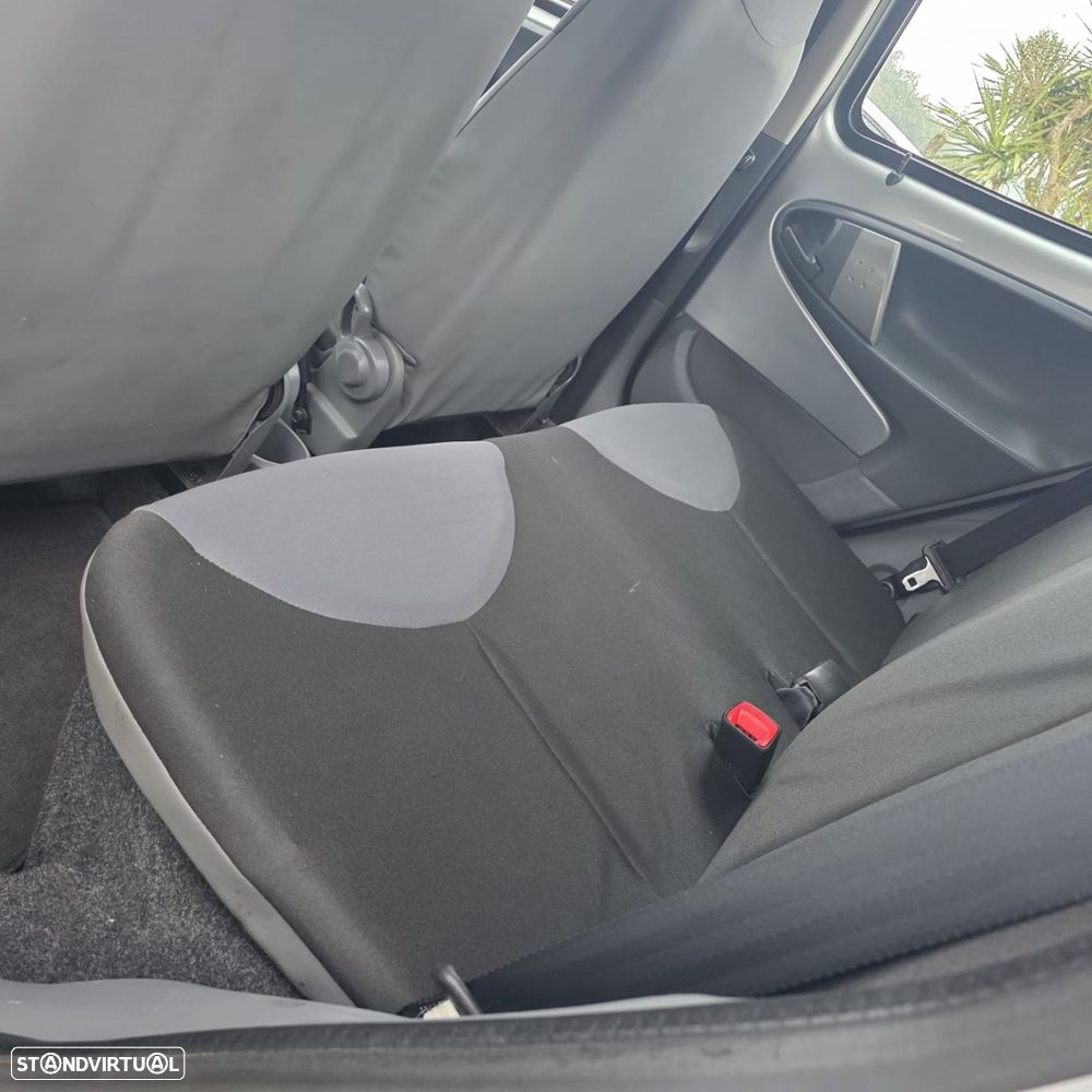 Peugeot 107 1.0 Urban - 26