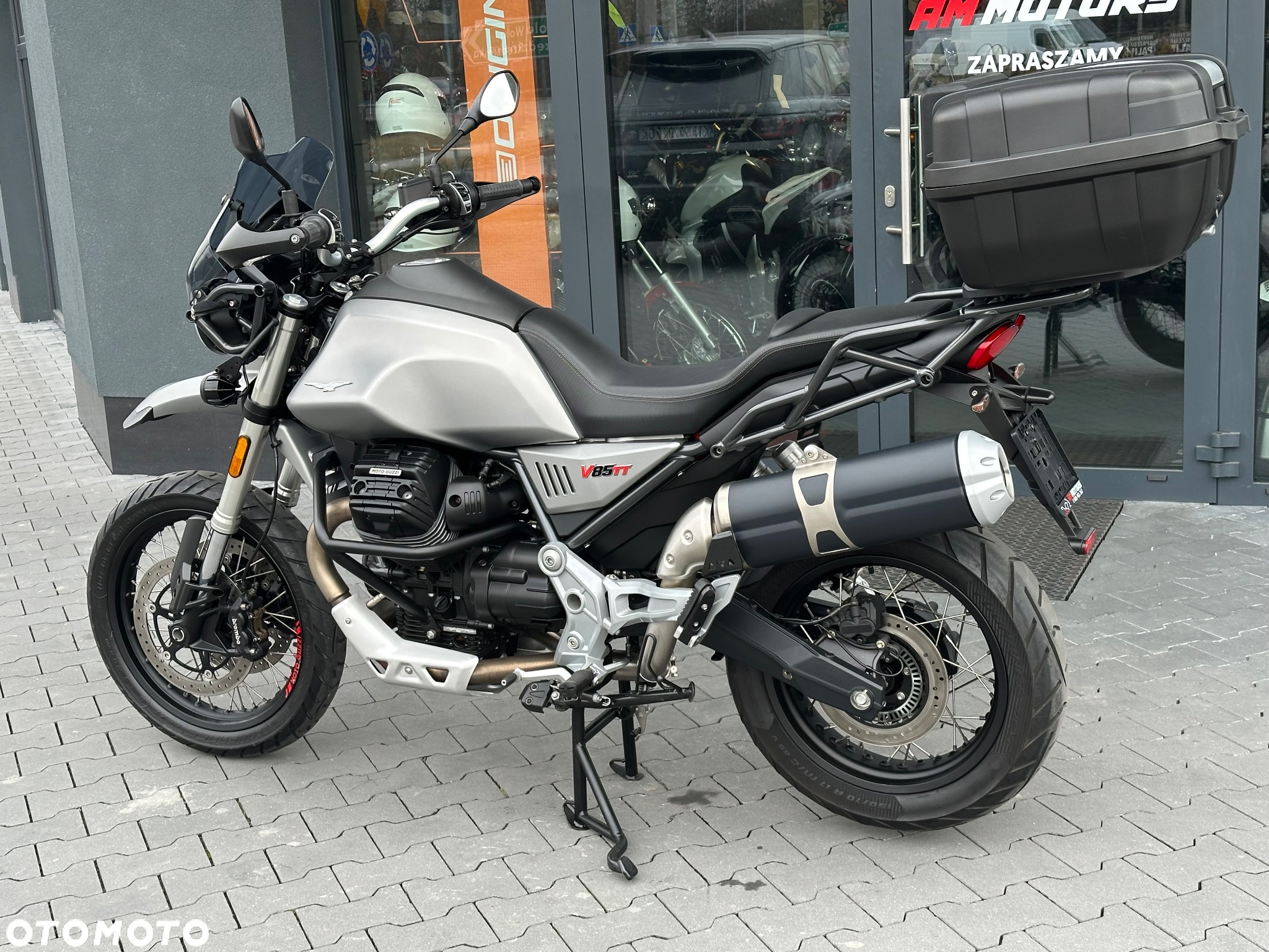 Moto Guzzi V85 - 29