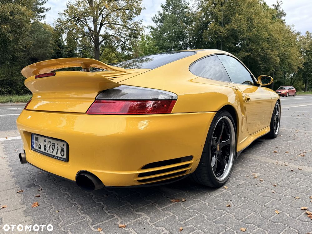 Porsche 911 Turbo - 6