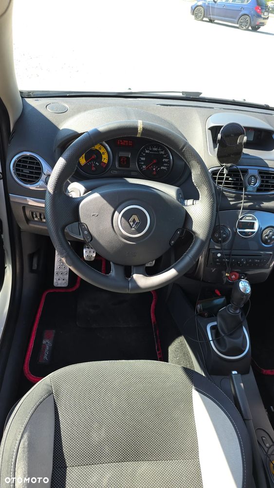 Renault Clio 2.0 16V Sport Euro5 - 11