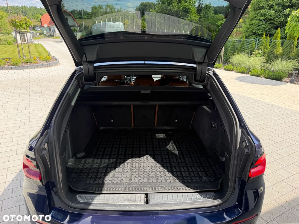 BMW Seria 5 520d xDrive - 24