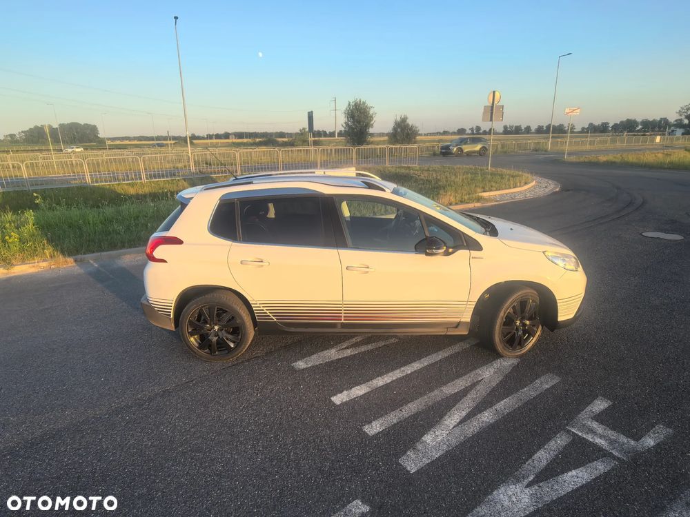 Peugeot 2008 BlueHDi 100 STOP & START Style - 7
