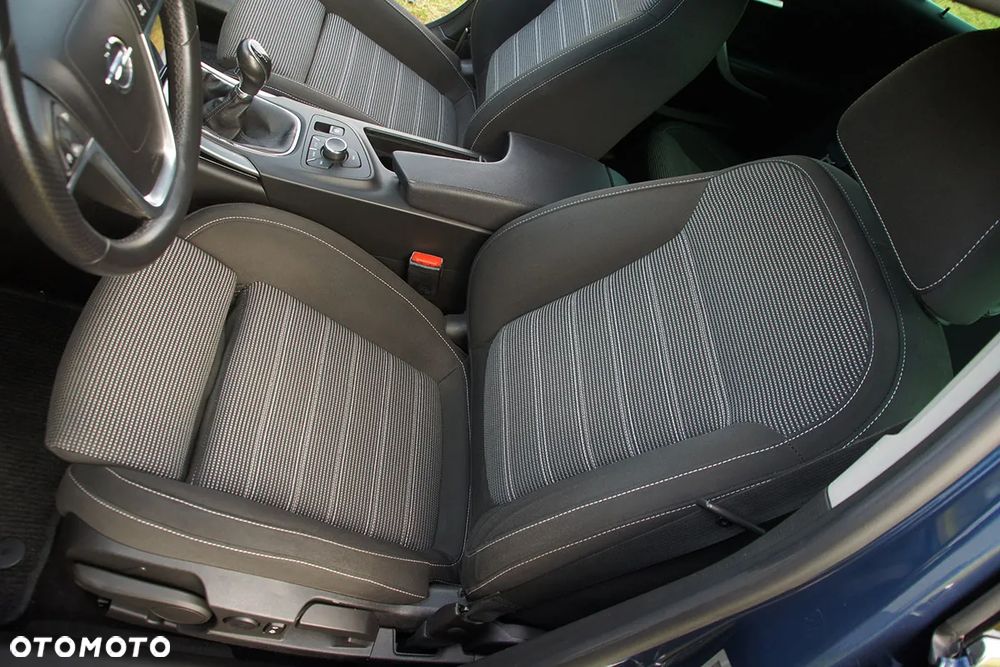 Opel Insignia - 10