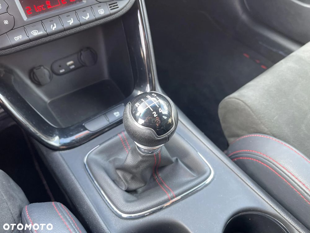 Kia Ceed 1.6 T-GDI GT - 16