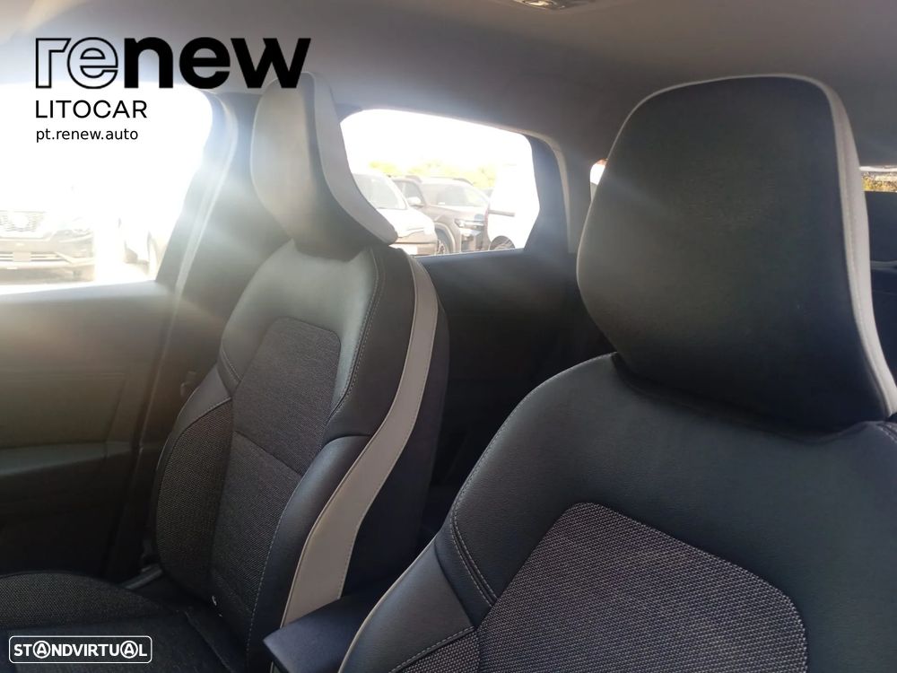 Renault Captur 1.0 TCe Techno Bi-Fuel - 24