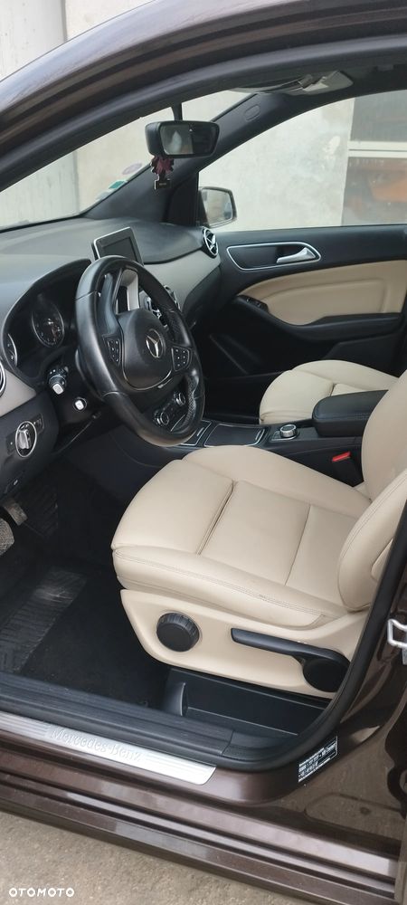 Mercedes-Benz Klasa B 180 (BlueEFFICIENCY) 7G-DCT - 11