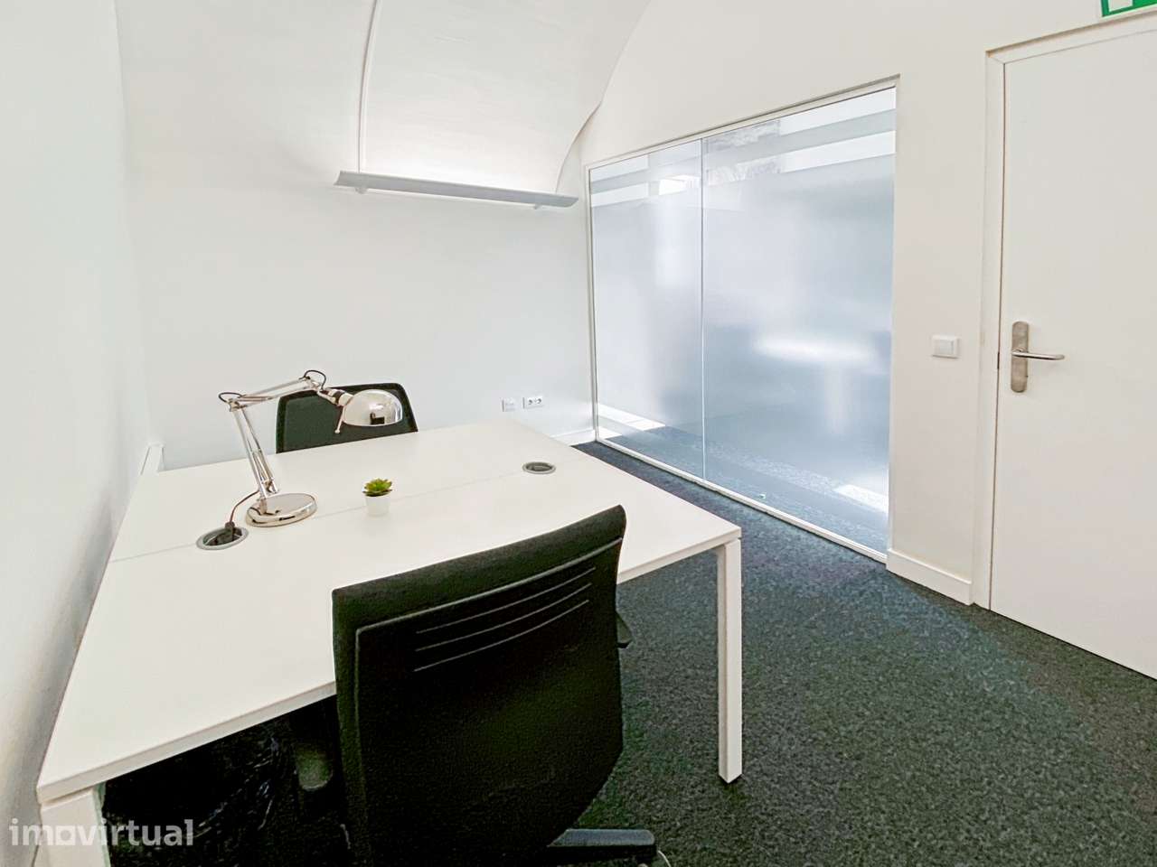 Escritório privado para 3 pessoas em Regus Porto S. Bento - Grande imagem: 3/10