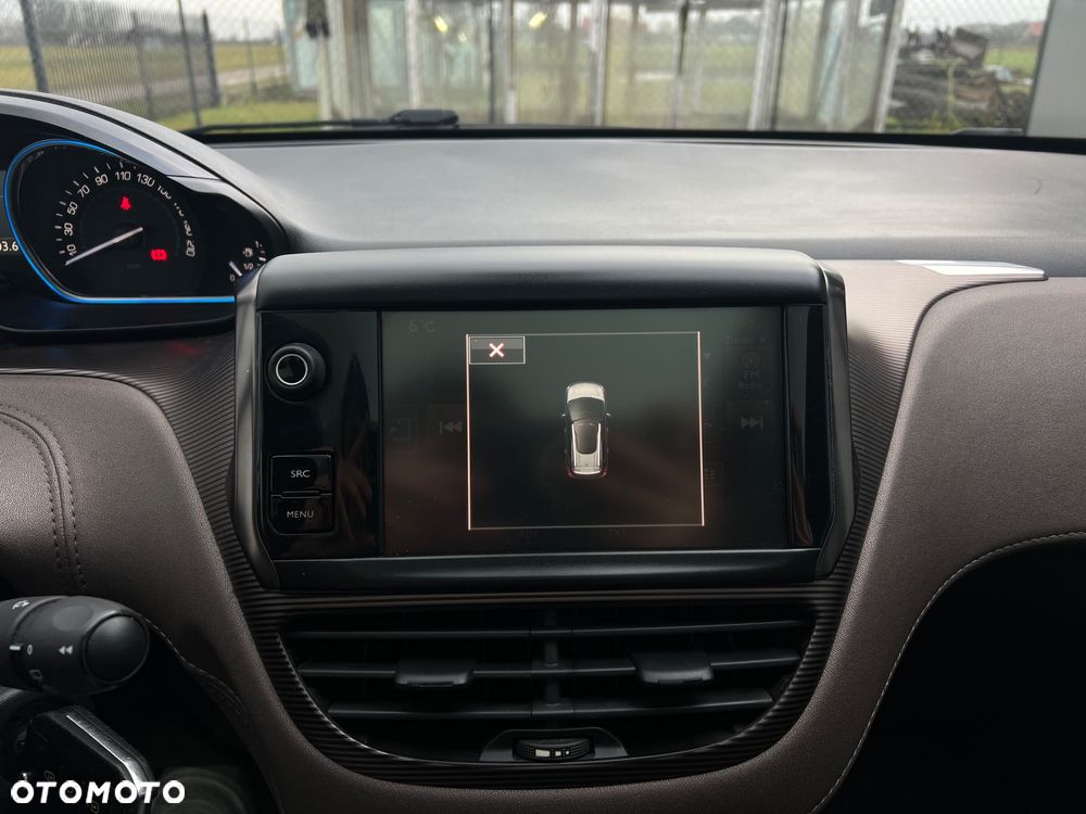 Peugeot 2008 1.6 BlueHDi Allure - 21