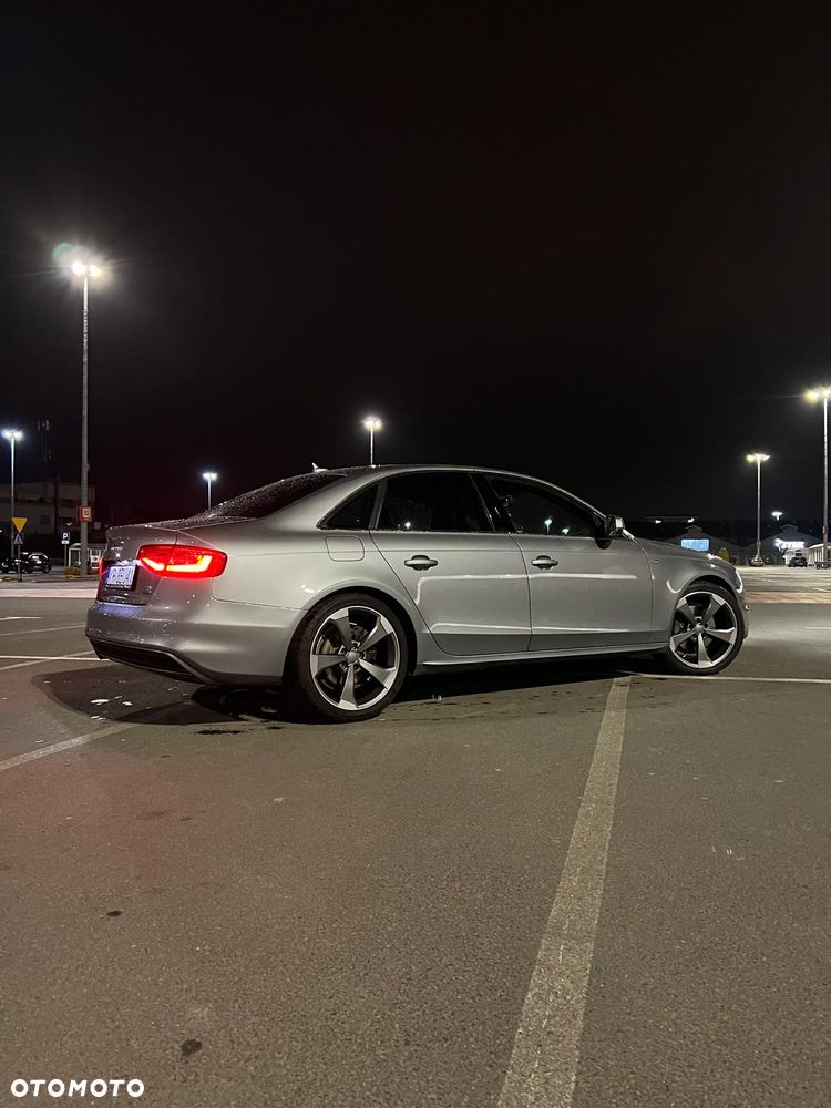Audi A4 Limousine - 5