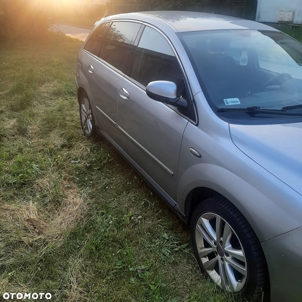 Fiat Croma 1.9 JTD Emotion - 3