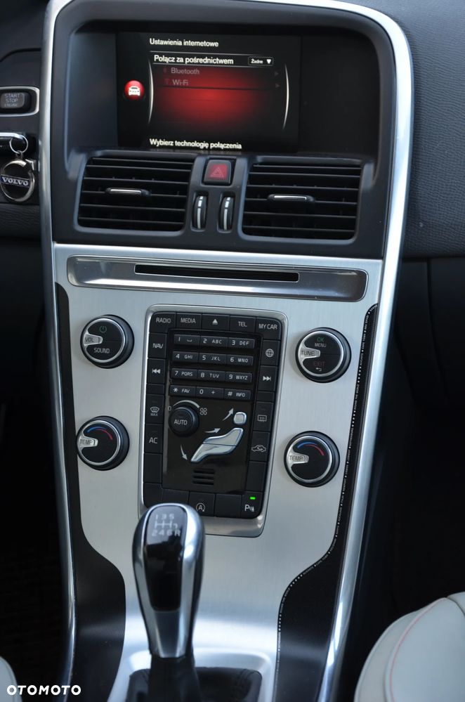 Volvo XC 60 D3 Drive-E Ocean Race - 12