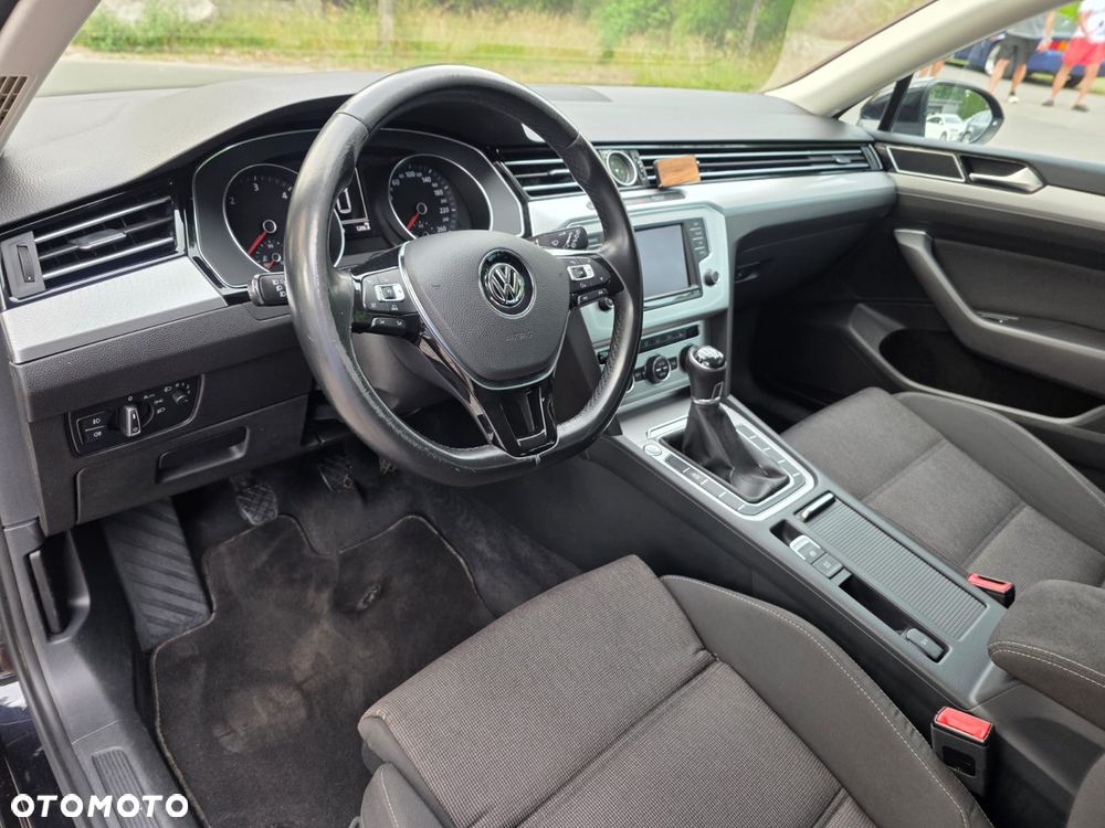 Volkswagen Passat 2.0 TDI (BlueMotion Technology) Comfortline - 16