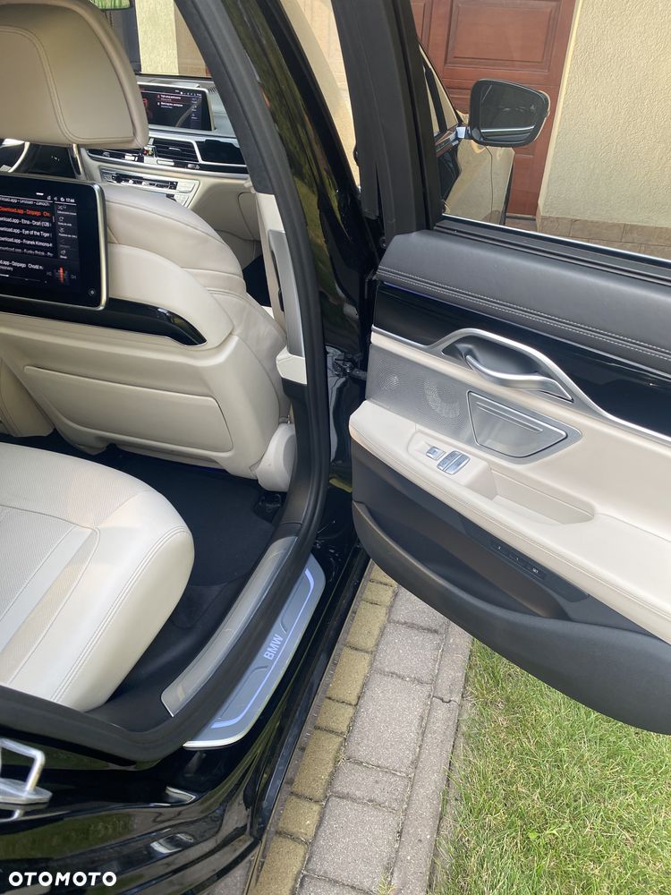 BMW Seria 7 750d xDrive - 17