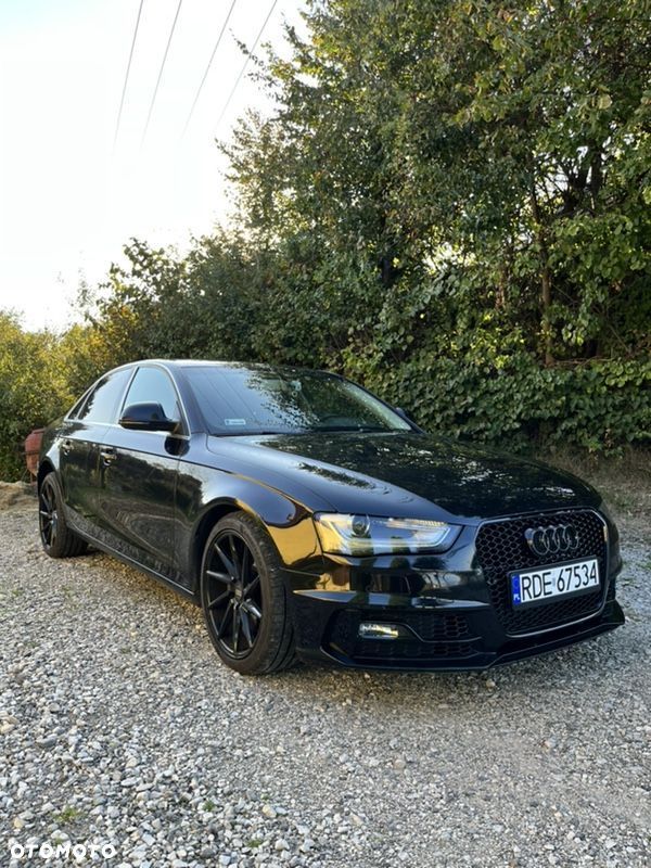 Audi A4 Limousine - 1