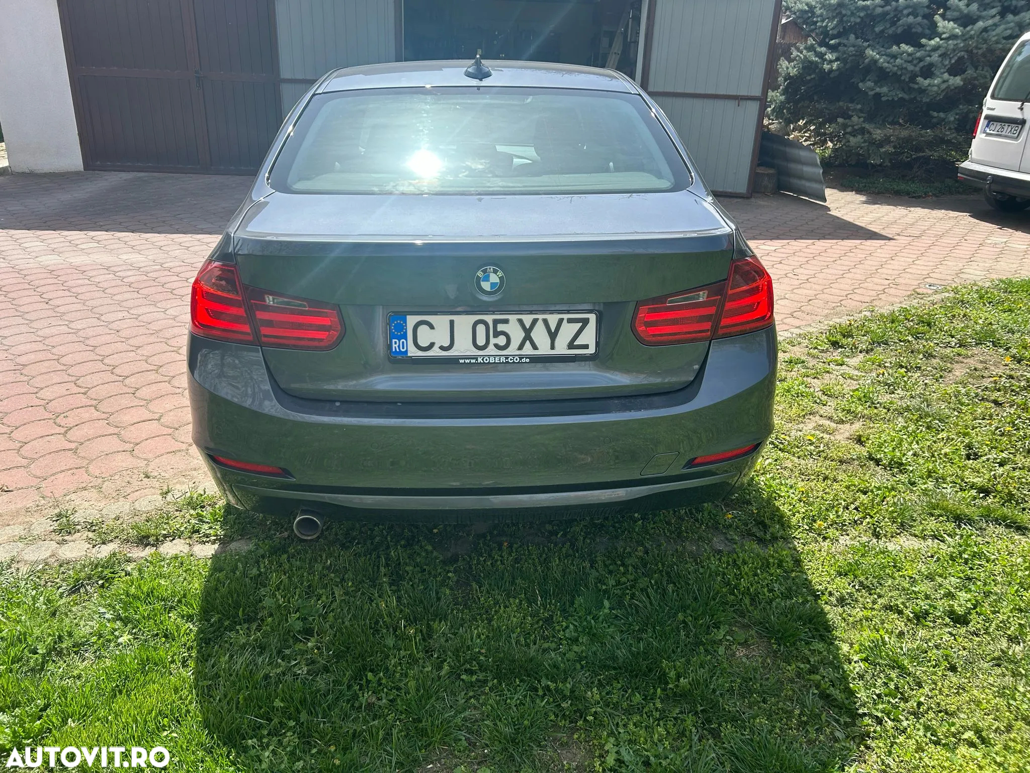 BMW Seria 3 318d - 5