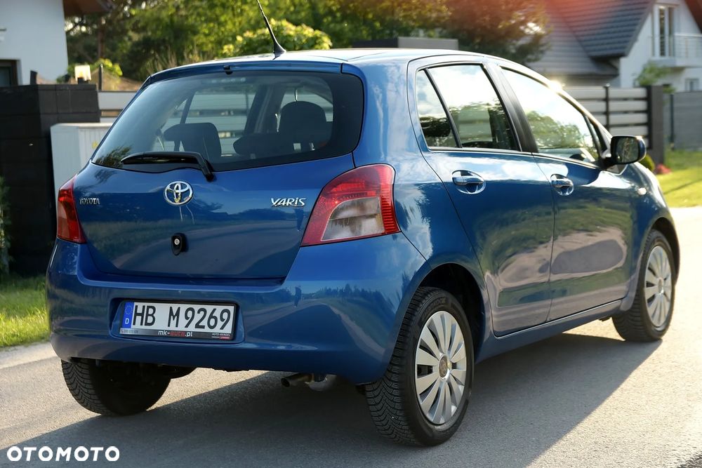 Toyota Yaris 1.0 VVT-i - 9