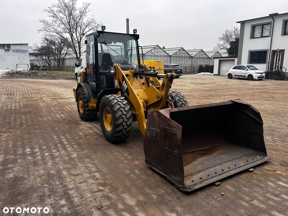 Caterpillar 906 - 12