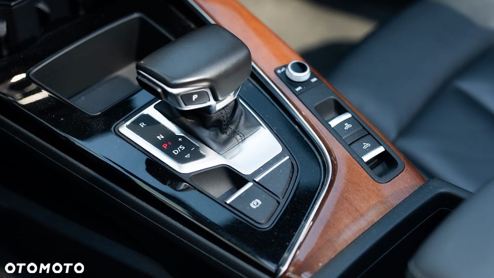 Audi A5 Cabrio 45 TFSI quattro S tronic - 4