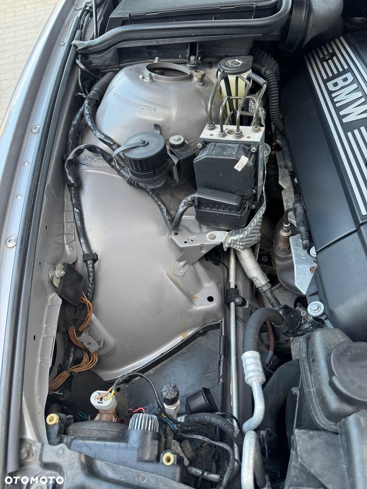 BMW Seria 5 520i - 13