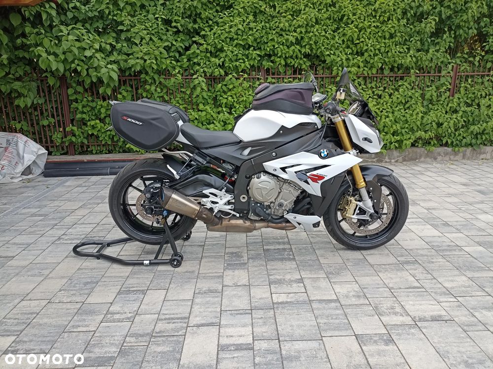 BMW S - 1