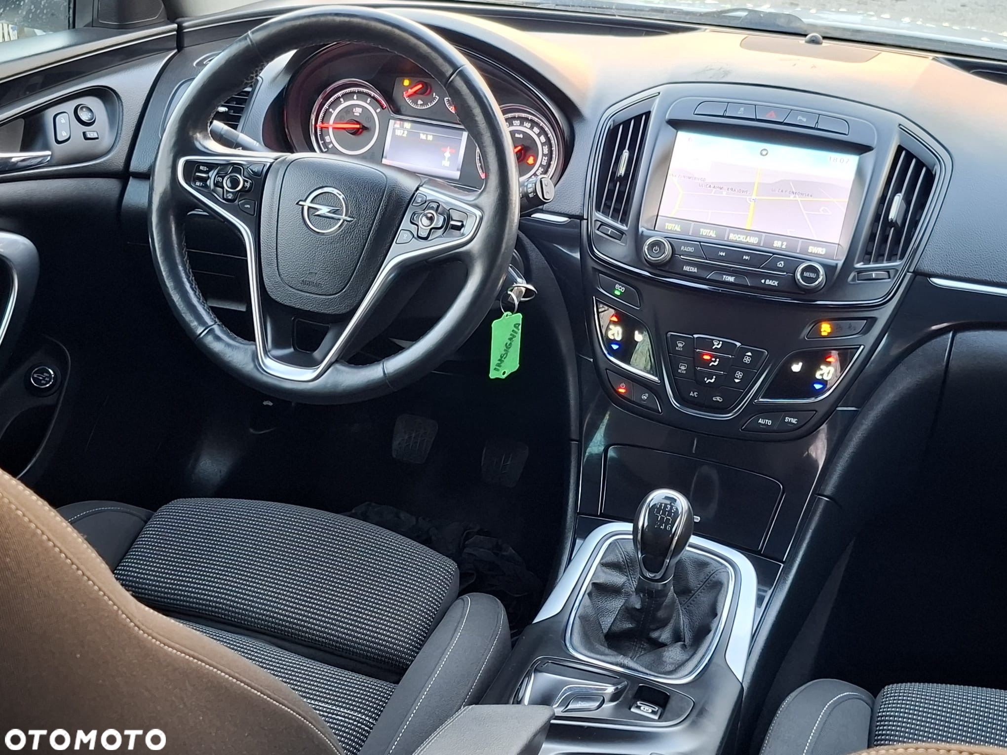 Opel Insignia 2.0 CDTI Cosmo S&S - 24