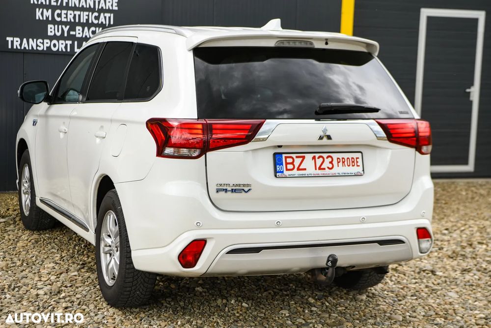 Mitsubishi Outlander 2.4 4WD - 16