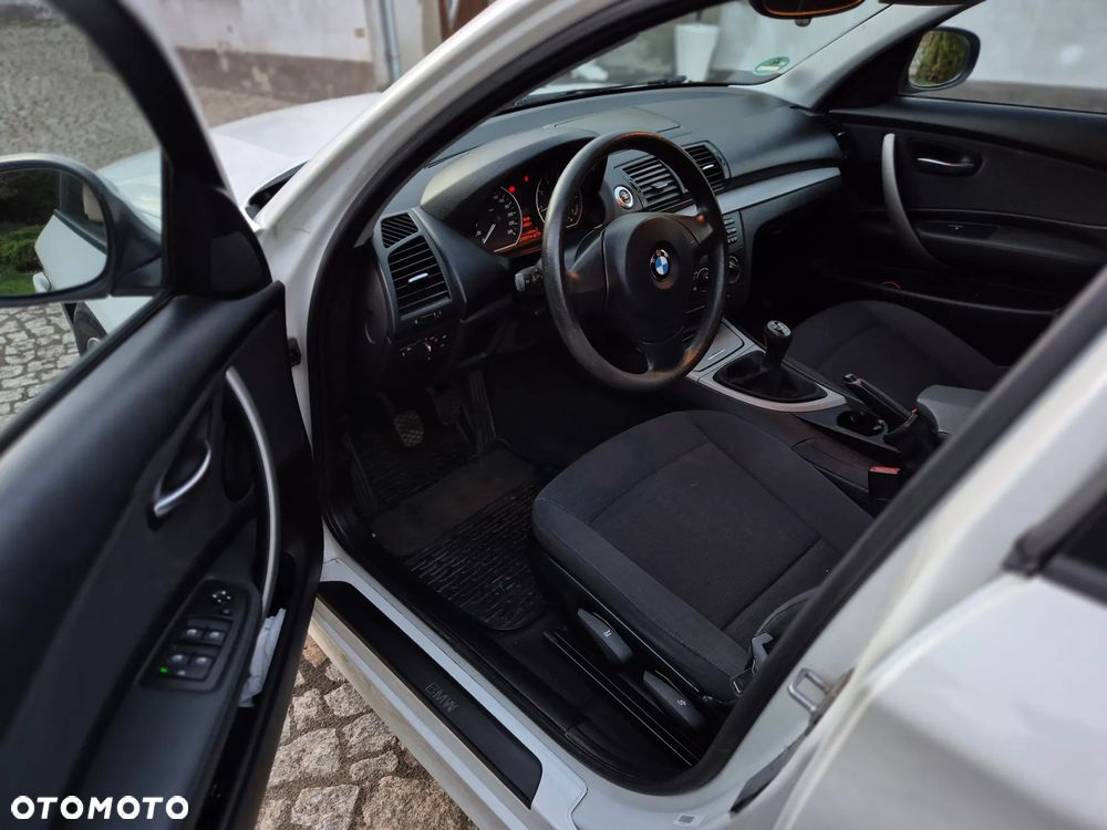 BMW Seria 1 116i - 15