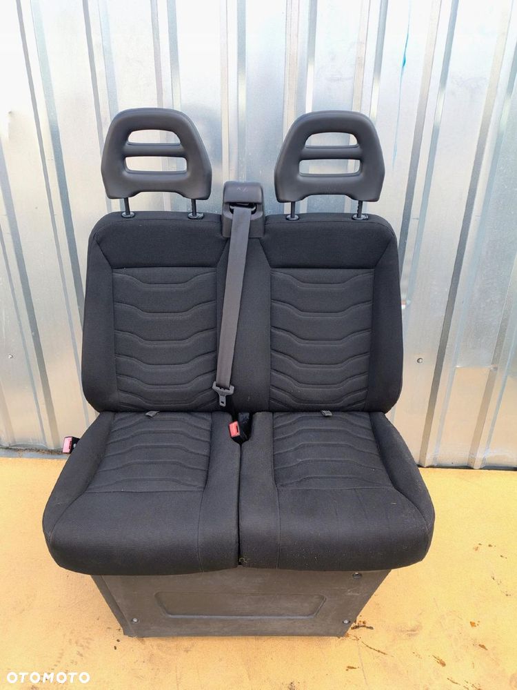 FOTEL PODWÓJNY PASAŻERA IVECO DAILY 2014- ANGLIK UK A70 - 1