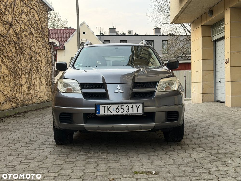 Mitsubishi Outlander 2.0 2WD Invite - 2