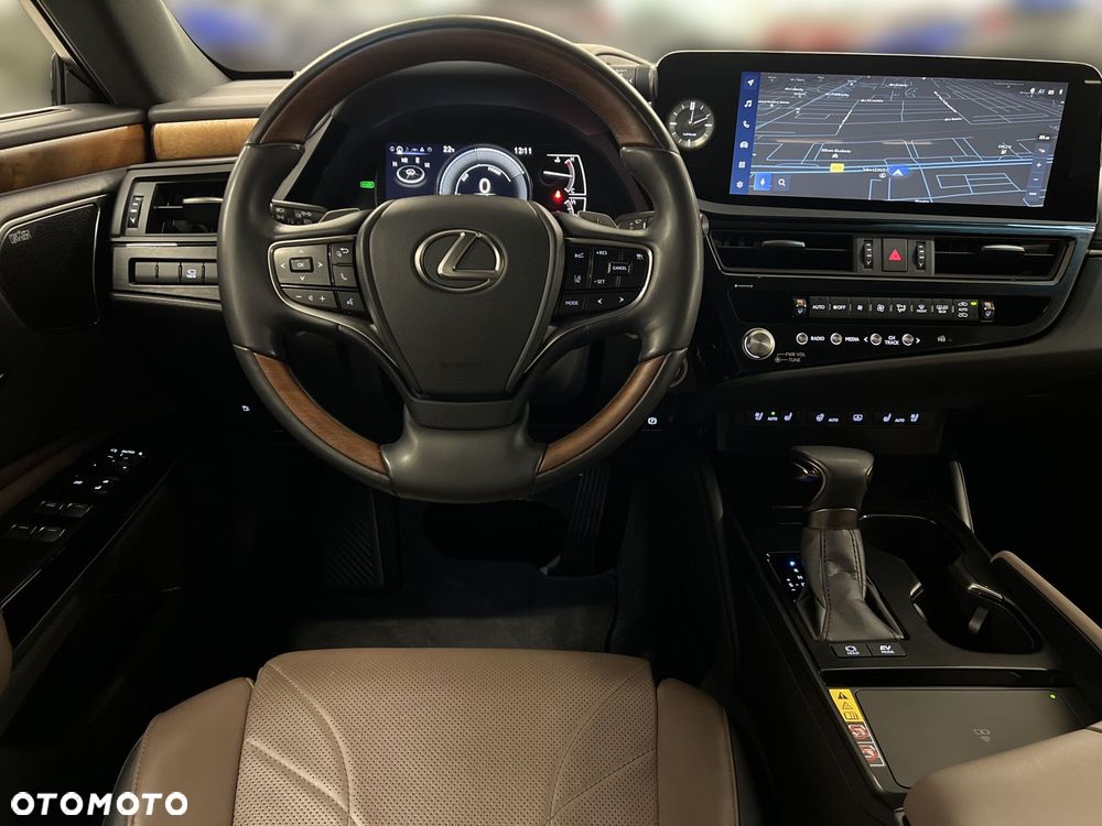Lexus ES 300h Prestige - 16