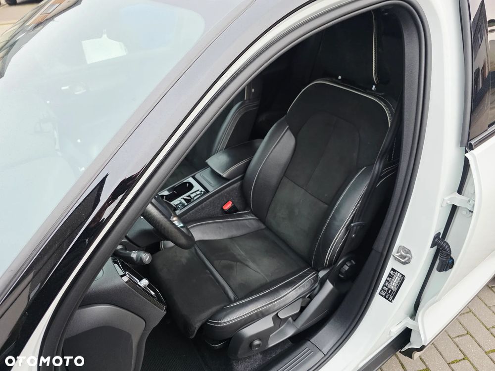 Volvo XC 40 T3 Geartronic RDesign - 34