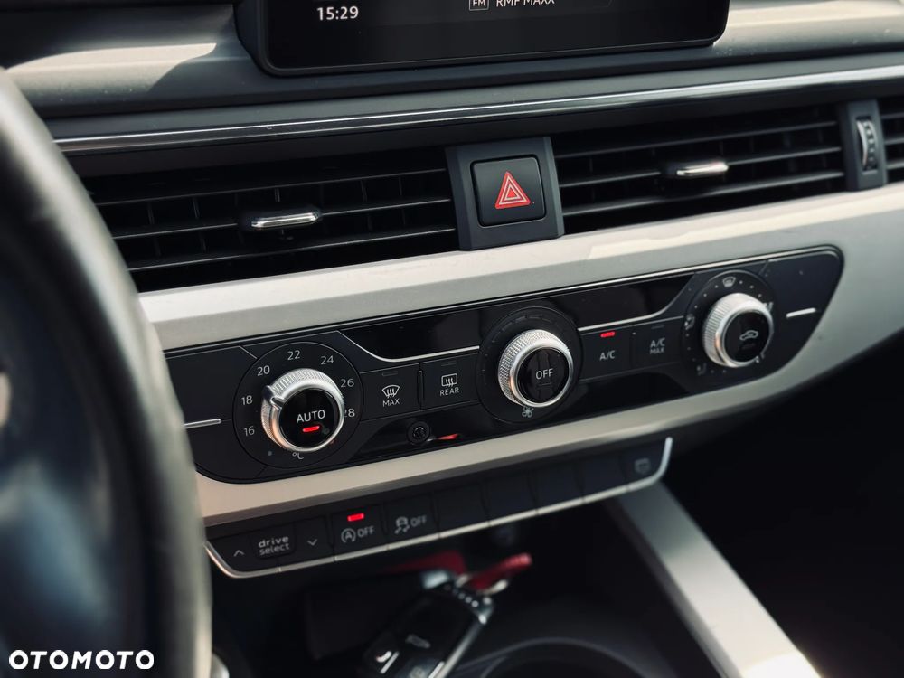 Audi A4 Avant 2.0 TDI S tronic - 32