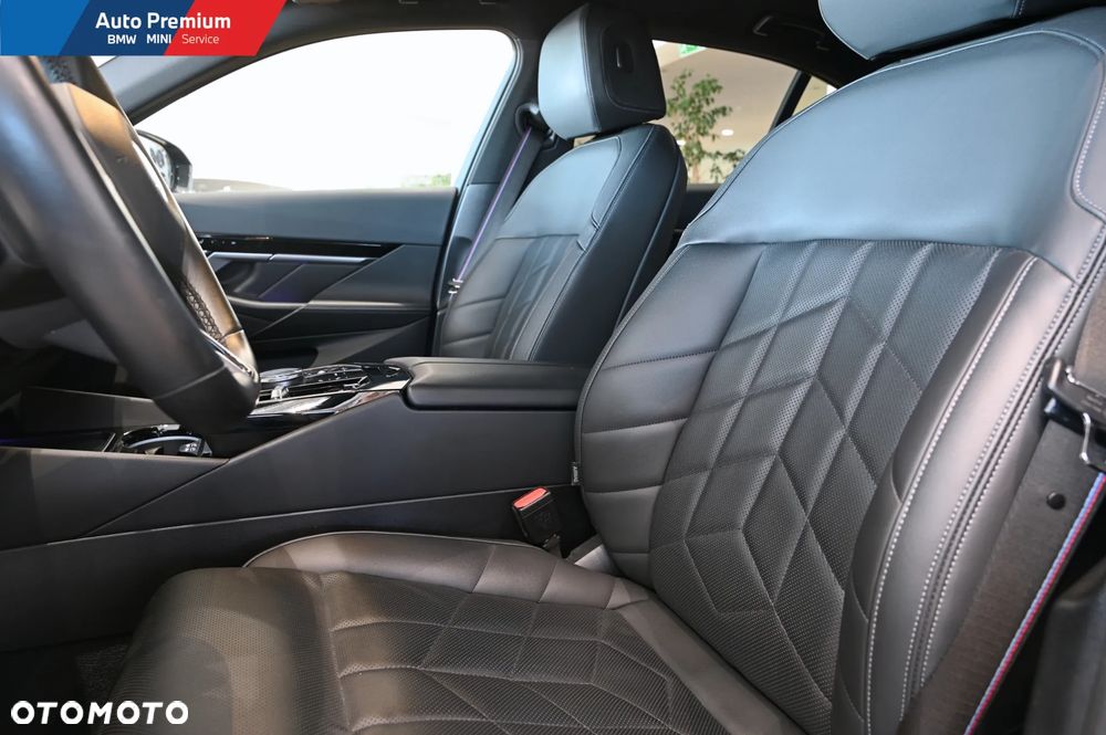 BMW Seria 5 520i mHEV - 10