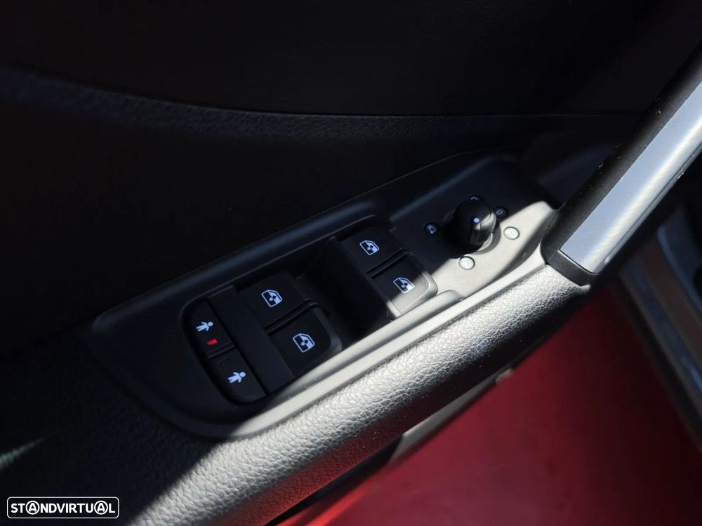 Audi Q2 1.6 TDI Design - 8