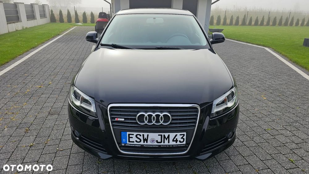 Audi A3 2.0 TDI DPF (DSG) S tronic Ambiente - 2