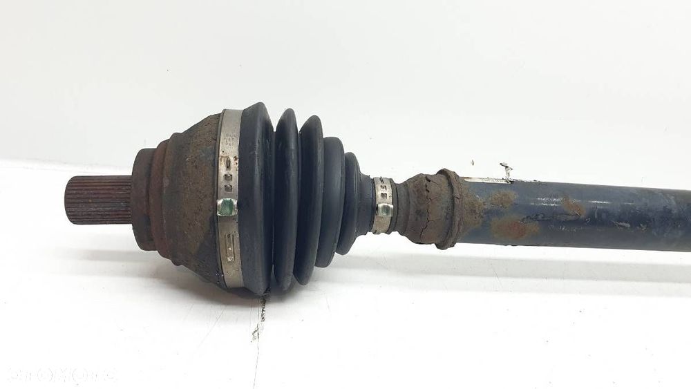 PÓŁOŚ PRZÓD PRZEDNIA PRAWA DŁUGA VW PASSAT B6 2.0 TDI 3C0407272AJ - 2