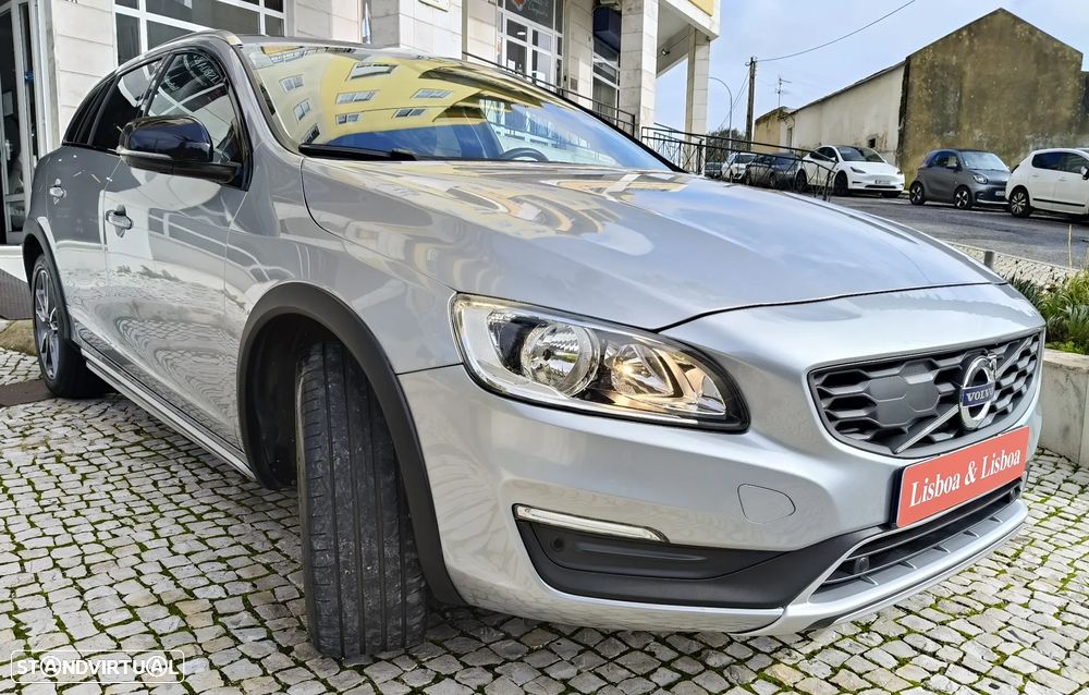 Volvo V60 Cross Country 2.0 D3 Momentum - 2