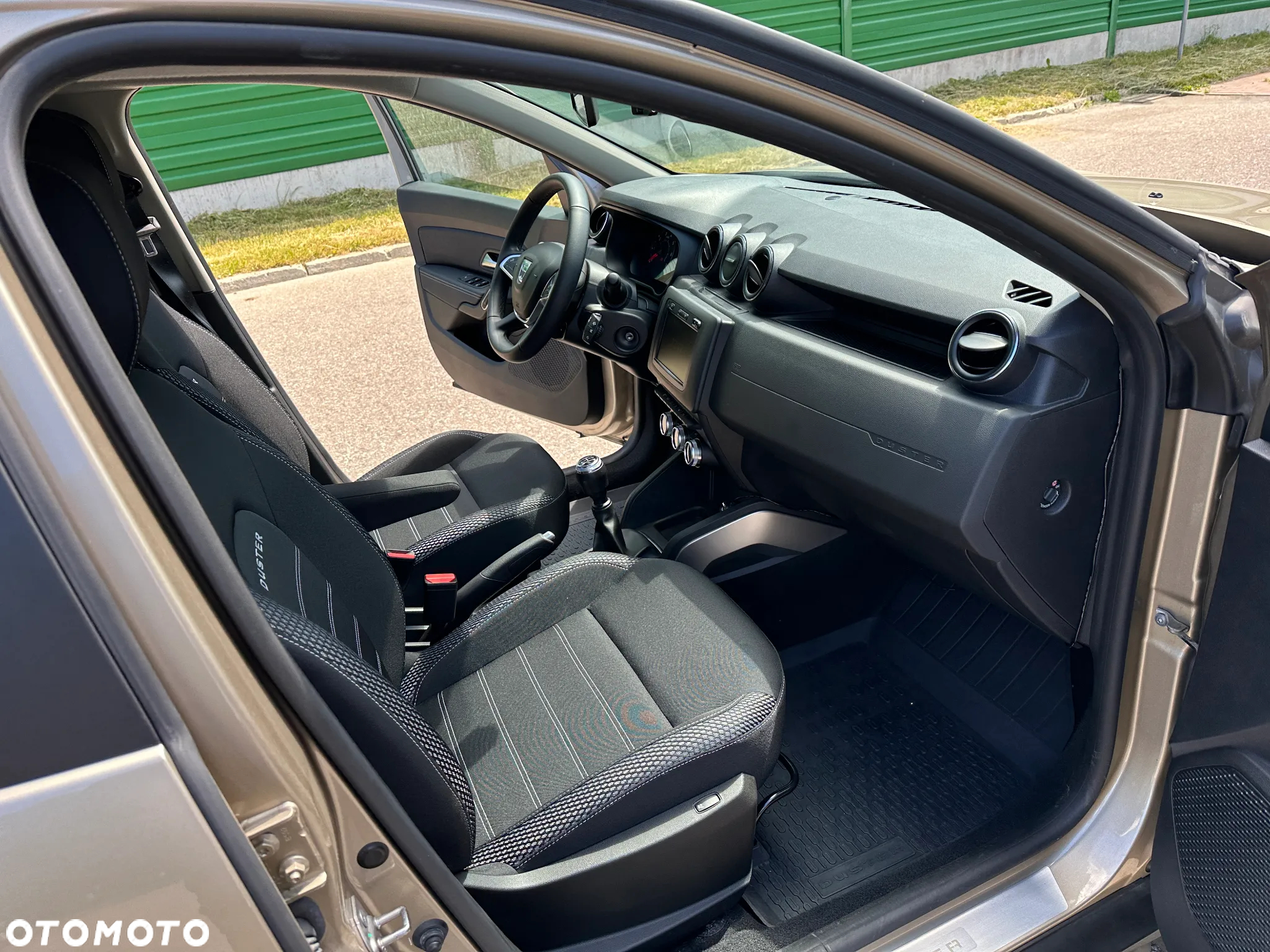 Dacia Duster 1.6 SCe S&S - 10