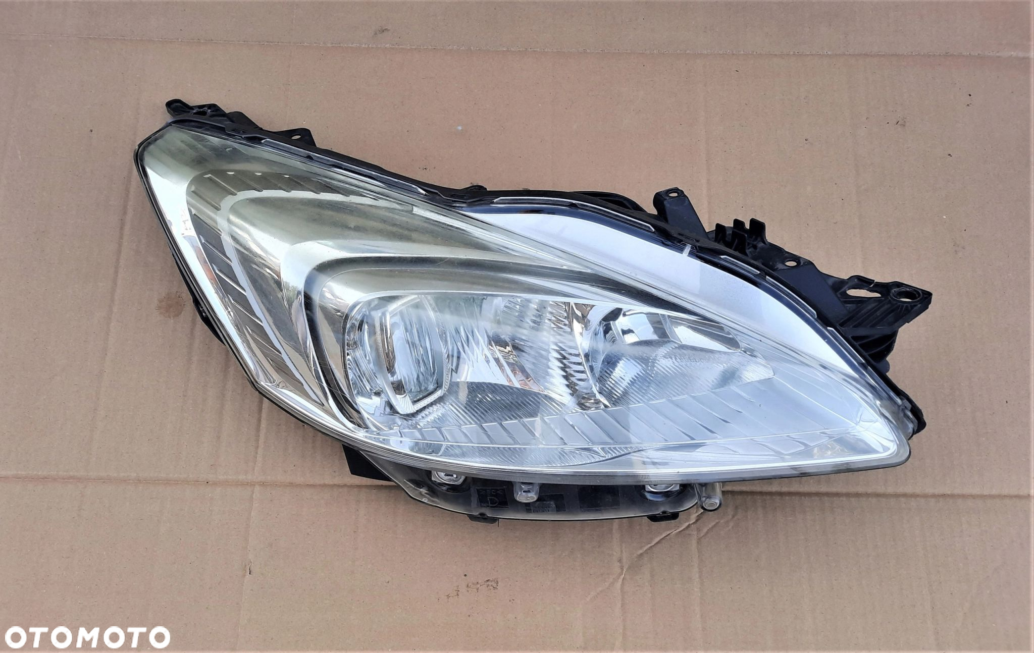 PEUGEOT 508 10-18R LAMPA PRZÓD PRAWA LEWA UK - 2