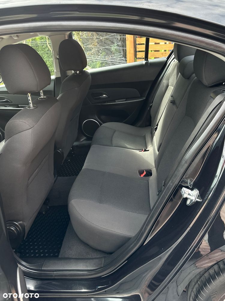 Chevrolet Cruze - 26