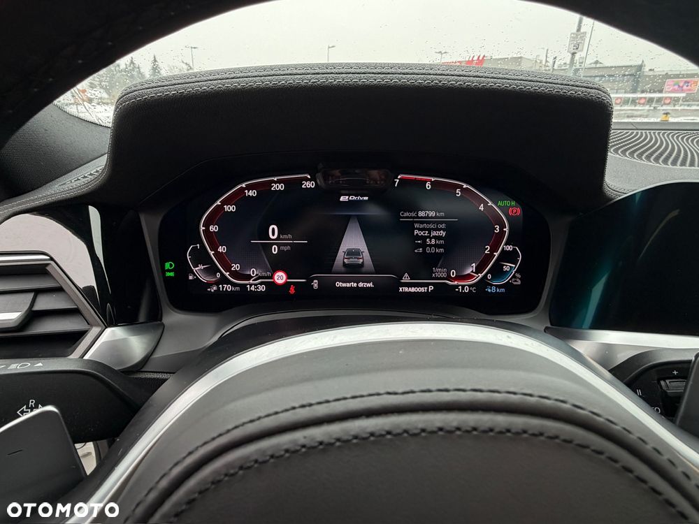 BMW Seria 3 330e M Sport sport - 11